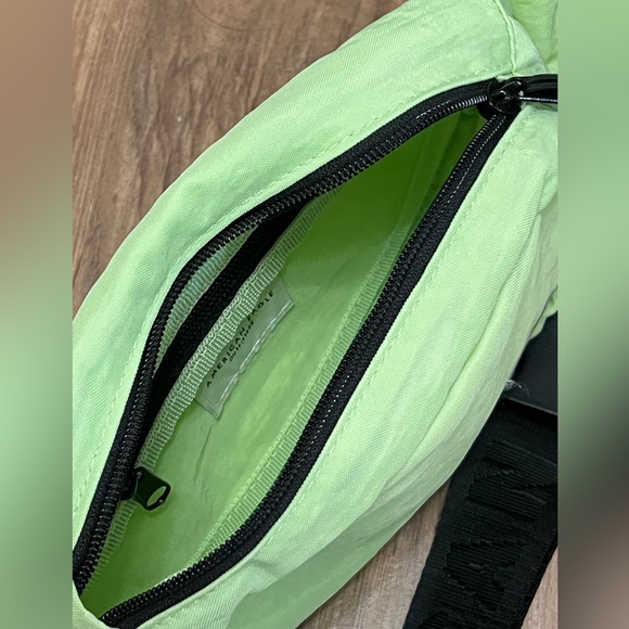American Eagle chest bag - Picture 3 of 4